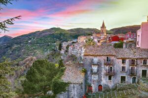 Borghi fantasma in Italia: ecco i 5 più suggestivi da esplorare